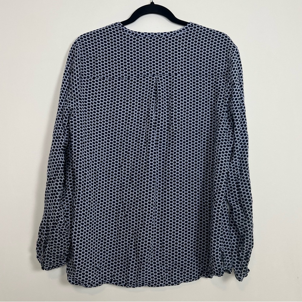 Olsen Europe Navy White Geometric Pattern Long Sleeve Blouse Top V-Neck Size Lg - Picture 2 of 11